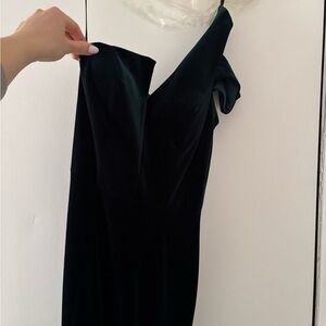 Elegant Emerald Evening Dress